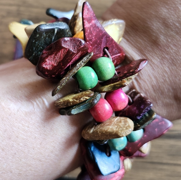 Wooden Bead and Chip Bracelet - Picture 2 of 5